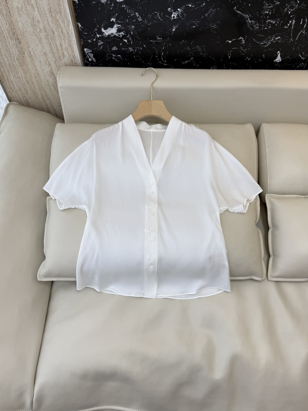 NO:858960,BS1217# New top 92 silk V-neck short-sleeved top white black brown S-XL, women's clothing, T-shirt, real silk,19860909BS1217#新款上衣 92 真丝 V领 短袖上衣 白色 黑色 咖色 S-XL,女装,T-shirt,real silk,,Women's clothing