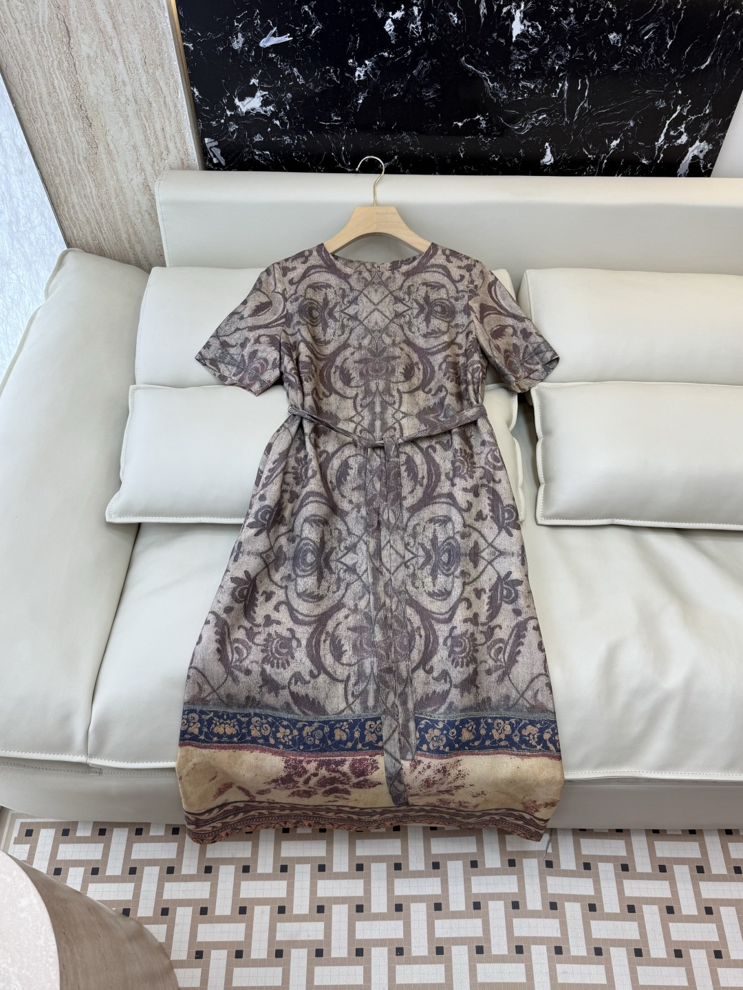 NO:858919,BS1212# New Dress LP Old Money Style Silk Positioned Print Slim Dress 36-42, Women's Clothing, Loro Piana, Skirts, Real Silk,19860909BS1212#新款连衣裙 LP 老钱风 真丝 定位印花显瘦连衣裙 36-42,女装,loro piana,skirts,real silk,,Women's clothing
