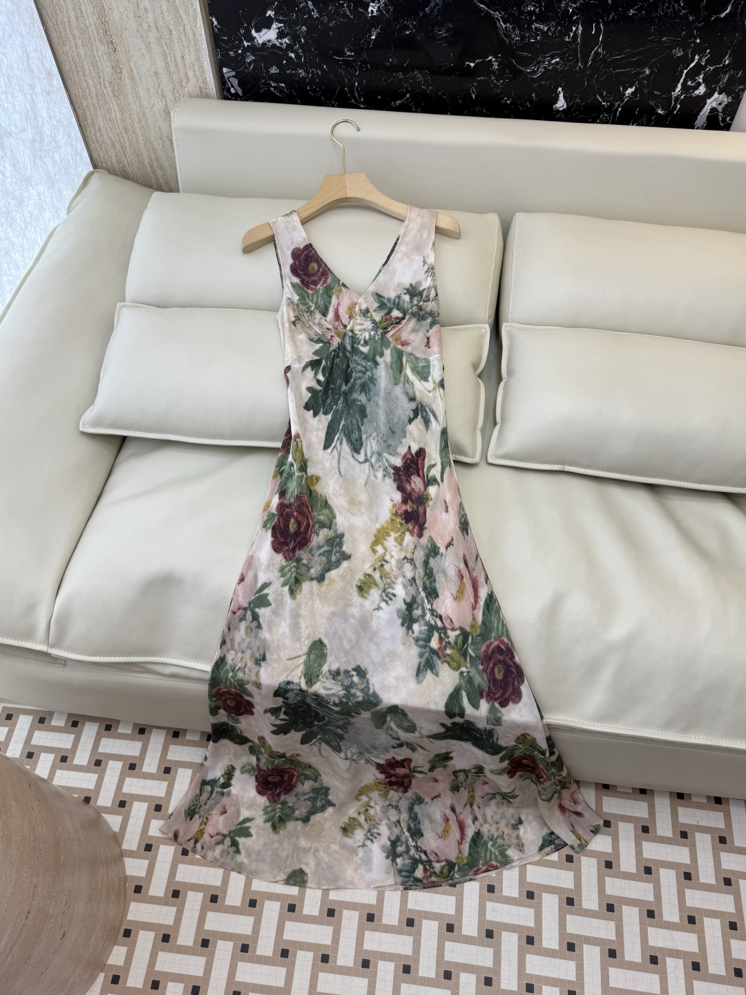 NO:861709,YJJ0918# The highest version on the new market. The girl inspects the goods, trims the three marks on the threads, and delivers the goods. You can send pictures and take videos. If you want quality or service, please add me on WeChat. We do not accept urgent orders. Dress factory. Silk printed V-neck. Silk dress. Three colors. SMLXL, women's clothing, skirts, real silk,19860909YJJ0918#新市面最高版本小妹验货、修剪线头上三标、发货可发图及拍视频,要品质要服务的加我微信,不接急单.款连衣裙工厂 真丝印花V领 真丝连衣裙 三色 SMLXL,女装,skirts,real silk,,Women's clothing