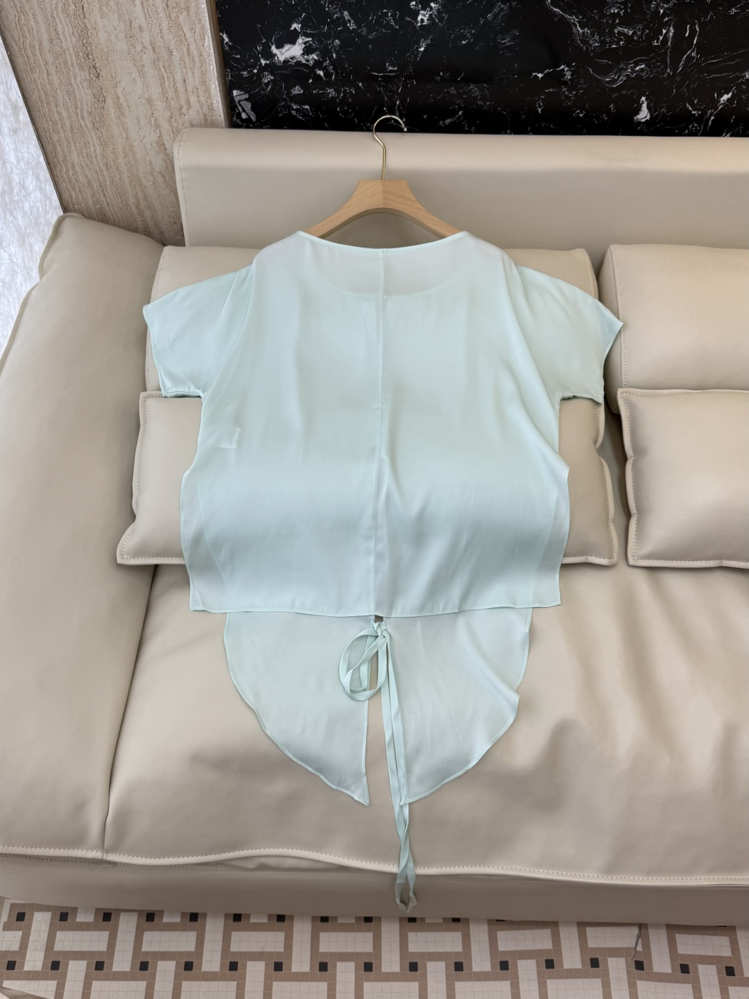 YJJ0899#新款上衣⚠️工厂特批‼️交叉 100% 真丝缎 上衣 黑色 粉色 绿色 SMLXL