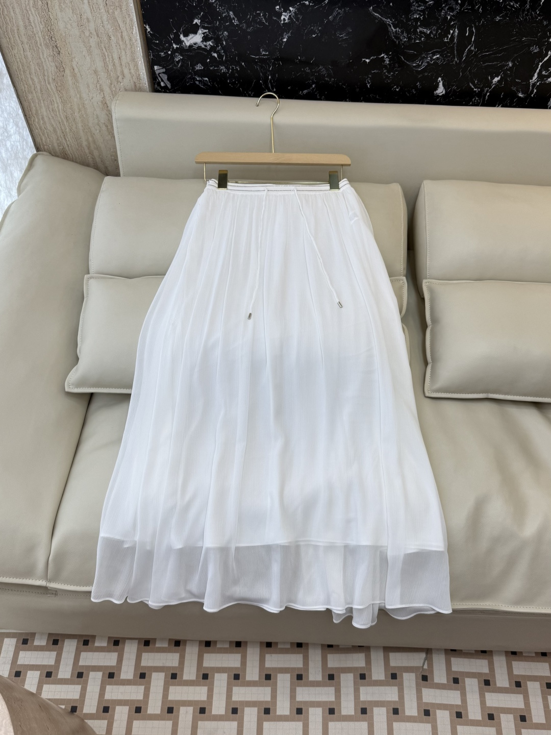 NO:861808,LLS003# The highest version on the new market. The girl inspects the goods, trims the three marks on the threads, and delivers the goods. You can send pictures and take videos. If you want quality and service, please add me on WeChat. We will not accept urgent orders. Style skirt BC pleated skirt chain decoration pleated skirt black white S MLXL, women's clothing, skirts,19860909LLS003#新市面最高版本小妹验货、修剪线头上三标、发货可发图及拍视频,要品质要服务的加我微信,不接急单.款半裙 BC 百褶裙 链条装饰 压褶半裙 黑色 白色S MLXL,女装,skirts,,Women's clothing