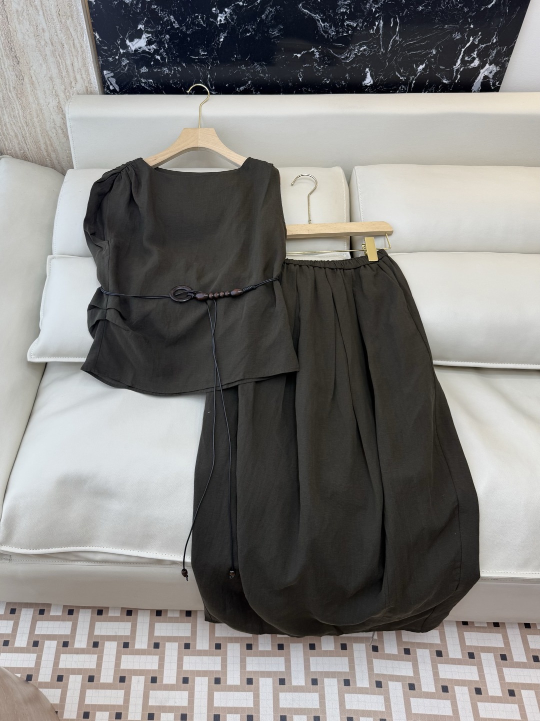 NO:864147,SY017# The highest version on the new market. The girl inspects the goods, trims the three marks on the threads, and delivers the goods. You can send pictures and take videos. If you want quality or service, please add me on WeChat. We will not accept urgent orders. Style suit, classic belt, 30 linen sleeveless top and skirt suit, two colors SMLXL, women's clothing, skirts,19860909SY017#新市面最高版本小妹验货、修剪线头上三标、发货可发图及拍视频,要品质要服务的加我微信,不接急单.款套装 古典腰带 30 亚麻无袖上衣半裙套装 两色 SMLXL,女装,skirts,,Women's clothing