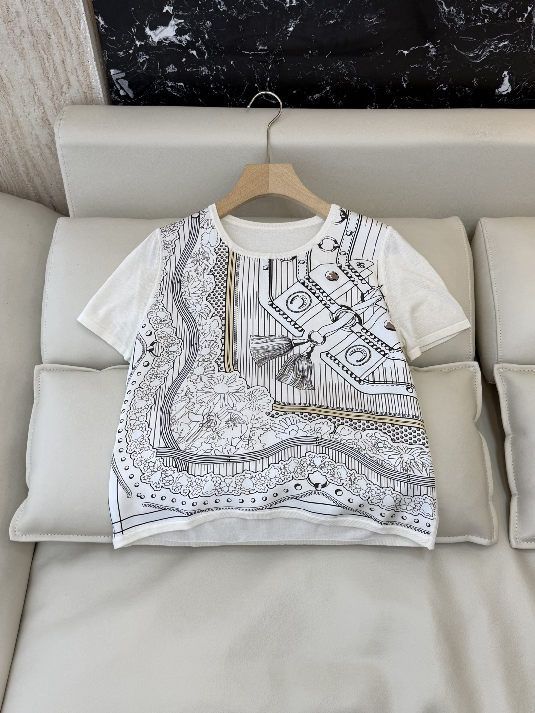 NO:867416,H326033#New Top H Home Positioning Print Silk Spliced ​​Tencel Knitted Top Short Sleeve S-XXL,Hermes-Clothing,hermes,T-shirt,real silk,19860909H326033#新款上衣 H家 定位印花 真丝拼接天丝针织上衣 短袖 S-XXL,爱马仕-服装,hermes,T-shirt,real silk,,Women's clothing