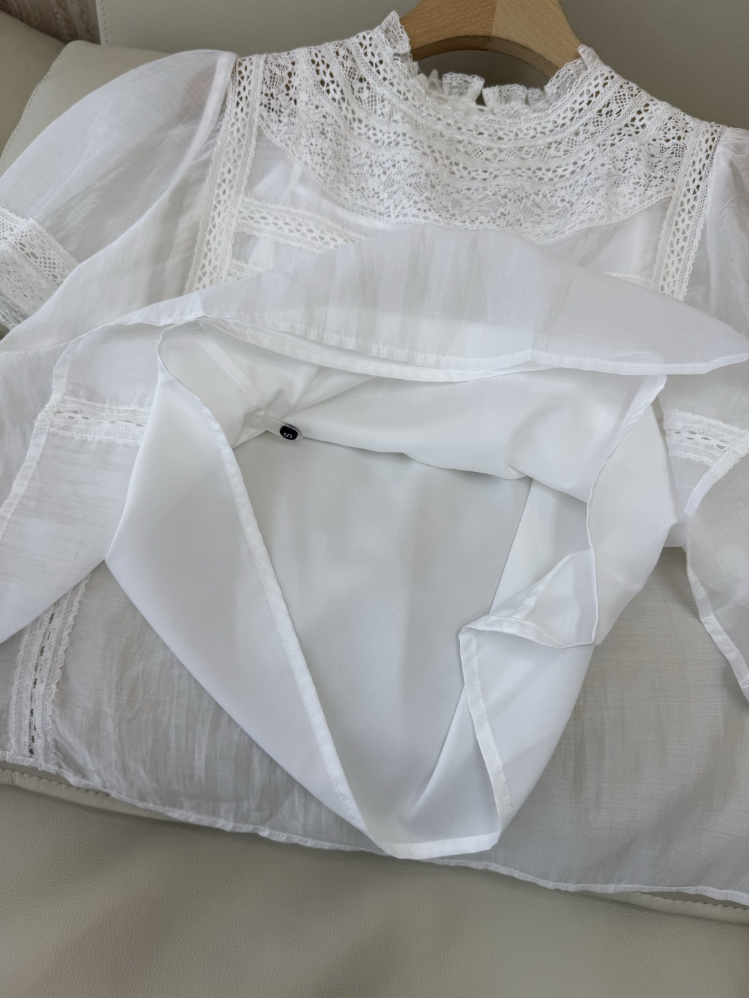 LH26121#新款上衣⚠️工厂特批‼️重工绣花 85% 天丝 短袖上衣 粉色 蓝色 白色 SML