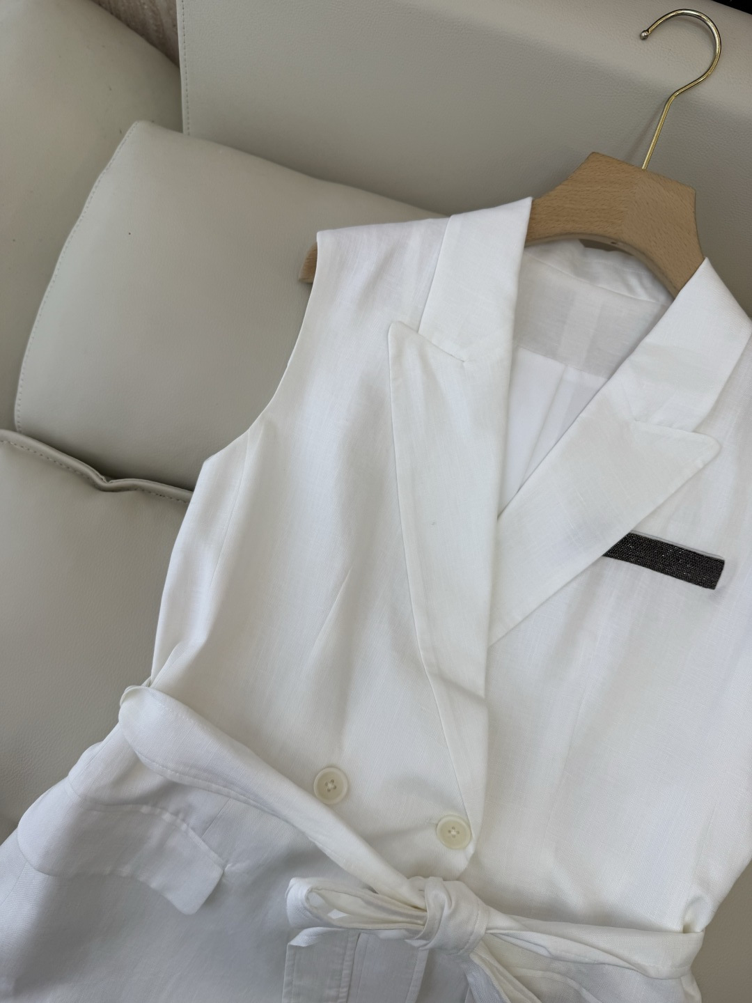 CX0235#新款马甲⚠️工厂特批‼️BC 链条⛓️ 西装领 40% 亚麻 60% 天丝 修身马甲 白色