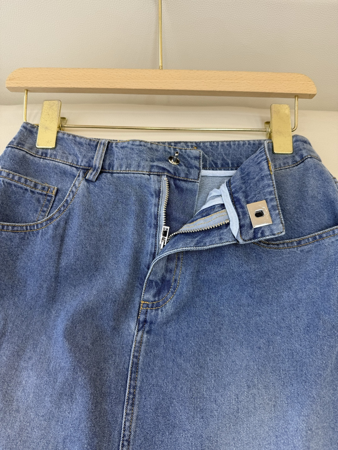 AW099#新款半裙⚠️工厂特批‼️小香 双C标志 弹力牛仔半裙 ＳＭＬ