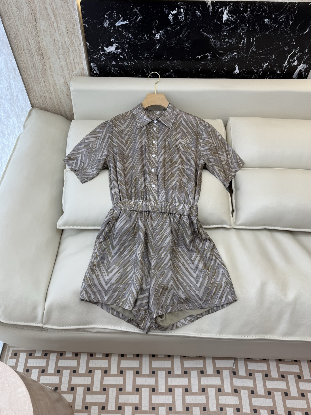 NO:867294,QD8117# New jumpsuit BC top version silk printed mid-sleeve shirt collar jumpsuit 36/38/40/42, women's clothing, shorts, shirts, real silk,19860909QD8117#新款连体裤 BC 顶级版 真丝 印花 中袖衬衫领 连体短裤 36/38/40/42,女装,shorts,shirts,real silk,,Women's clothing