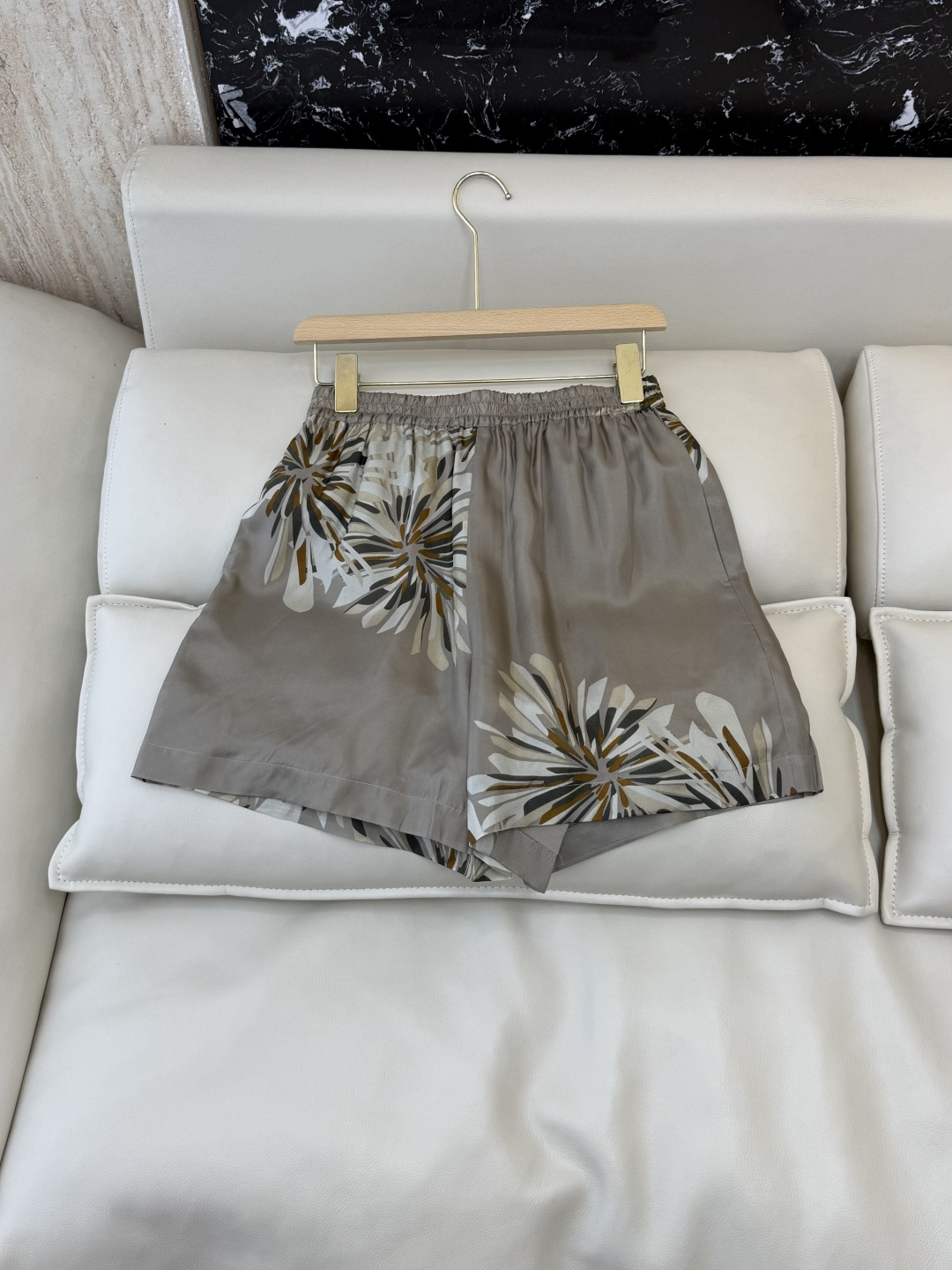 NO:867214,QD8102#New shorts BC top version silk printed shorts two colors 36/38/40/42, women's clothing, shorts, real silk,19860909QD8102#新款短裤 BC 顶级版 真丝 印花 短裤 两色 36/38/40/42,女装,shorts,real silk,,Women's clothing