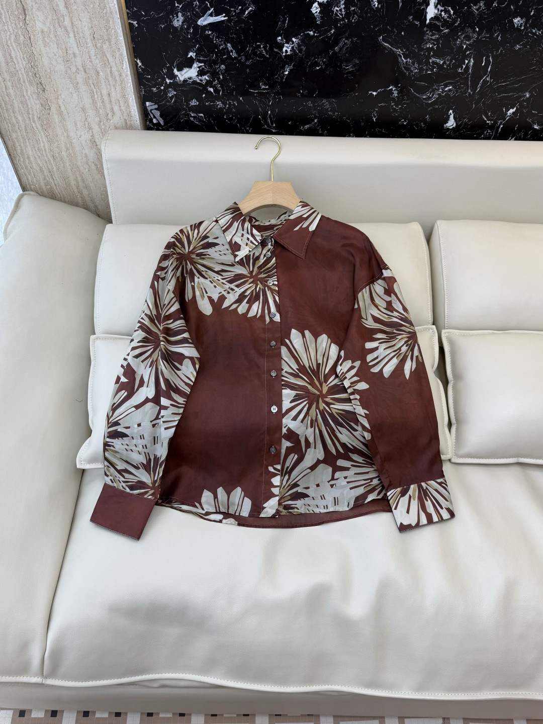 NO:867151,QD8099#New top BC top version silk printed long-sleeved shirt top two colors 36/38/40/42, women's clothing, shirts, real silk,19860909QD8099#新款上衣 BC 顶级版 真丝 印花 长袖衬衫上衣 两色 36/38/40/42,女装,shirts,real silk,,Women's clothing