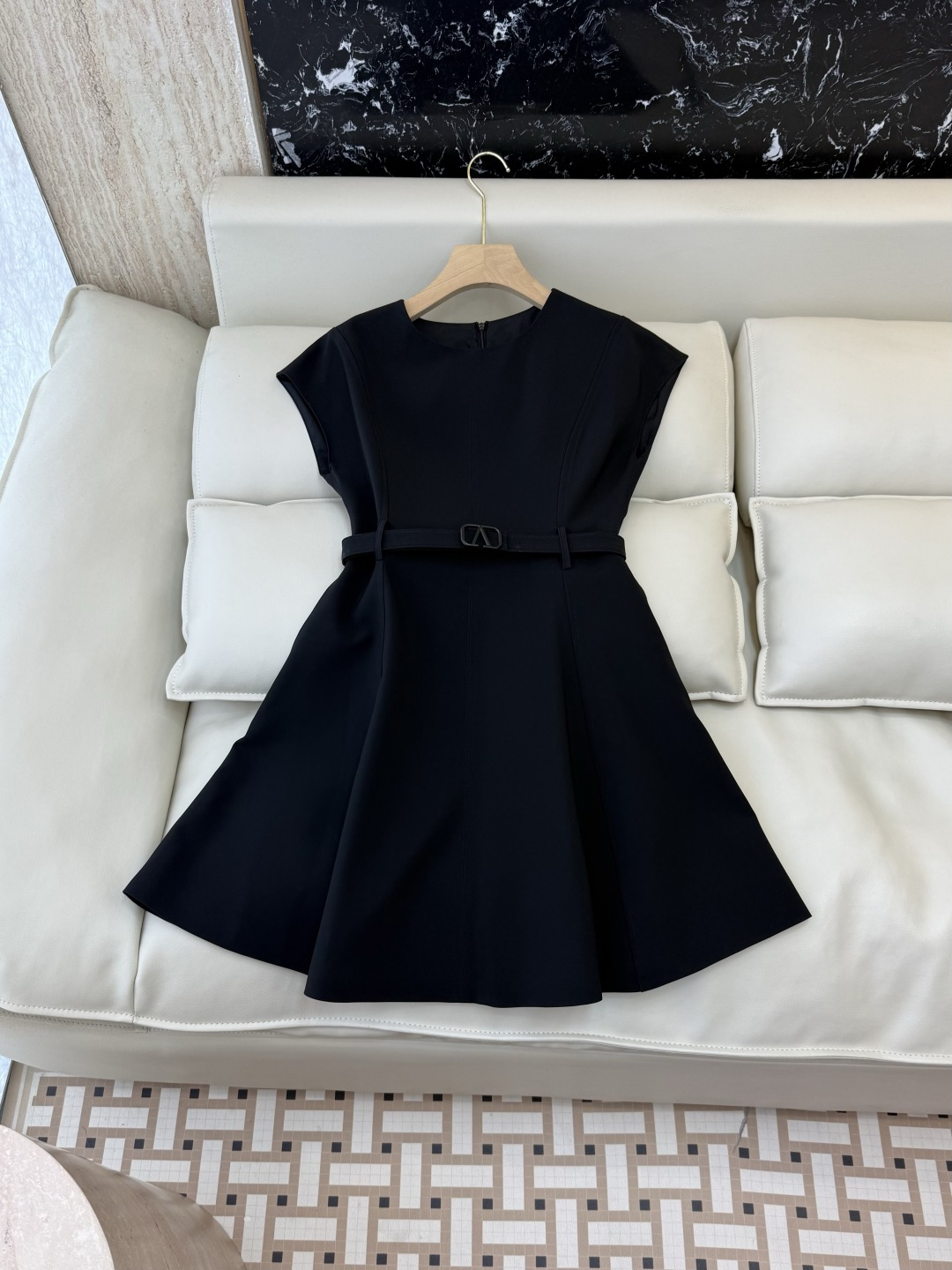 NO:867351,XZ0165# new dress Val Warren's 75 acetate short-sleeved slim dress black white SMLXL, Valentino-clothing, valentino, skirts, T-shirt,19860909XZ0165#新款连衣裙 Val 华伦家 75醋酸 短袖修身连衣裙 黑色 白色 SMLXL,华伦天奴-服装,valentino,skirts,T-shirt,,Women's clothing