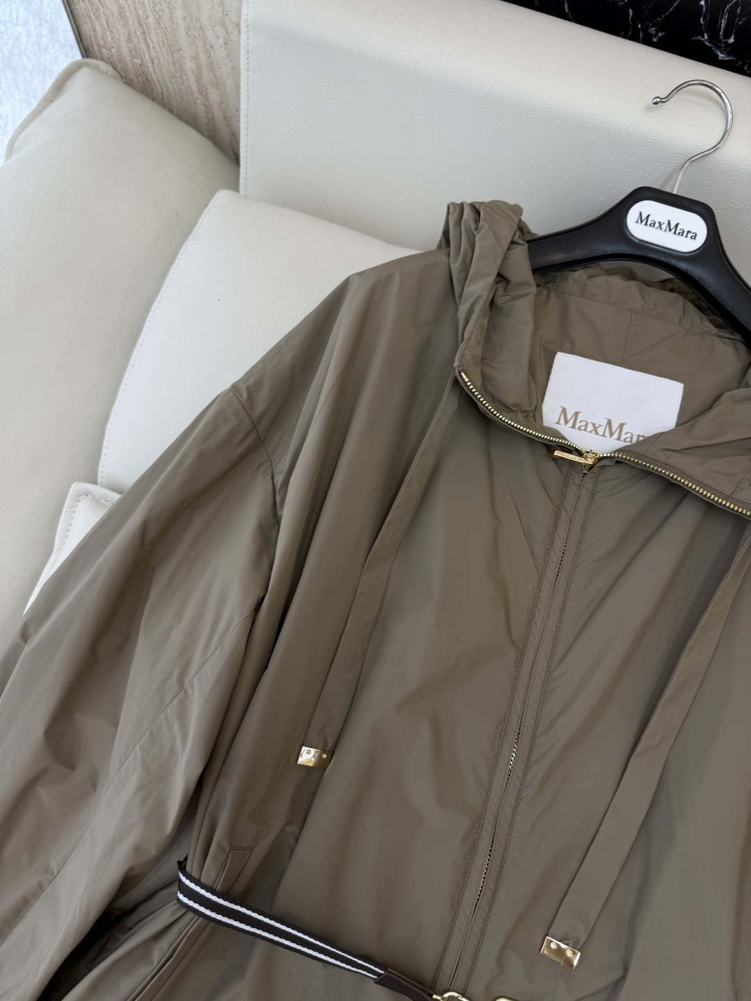 M2606#新款外套⚠️🌾Max mara 顶级版‼️皮标腰带 长袖修身拉链外套 长款 藏青色 卡其色 
