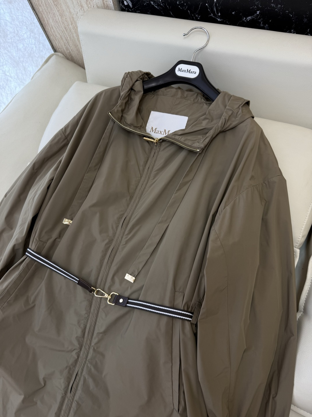 M2606#新款外套⚠️🌾Max mara 顶级版‼️皮标腰带 长袖修身拉链外套 长款 藏青色 卡其色 