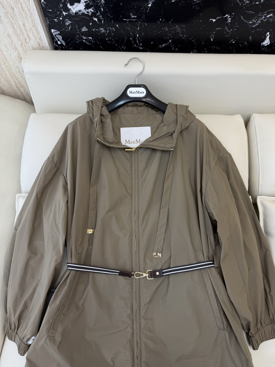 M2606#新款外套⚠️🌾Max mara 顶级版‼️皮标腰带 长袖修身拉链外套 长款 藏青色 卡其色 