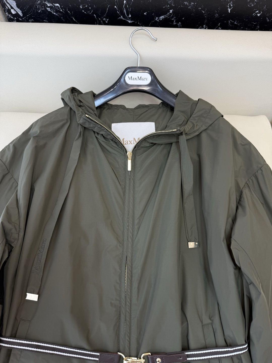 M2606#新款外套⚠️🌾Max mara 顶级版‼️皮标腰带 长袖修身拉链外套 长款 藏青色 卡其色 
