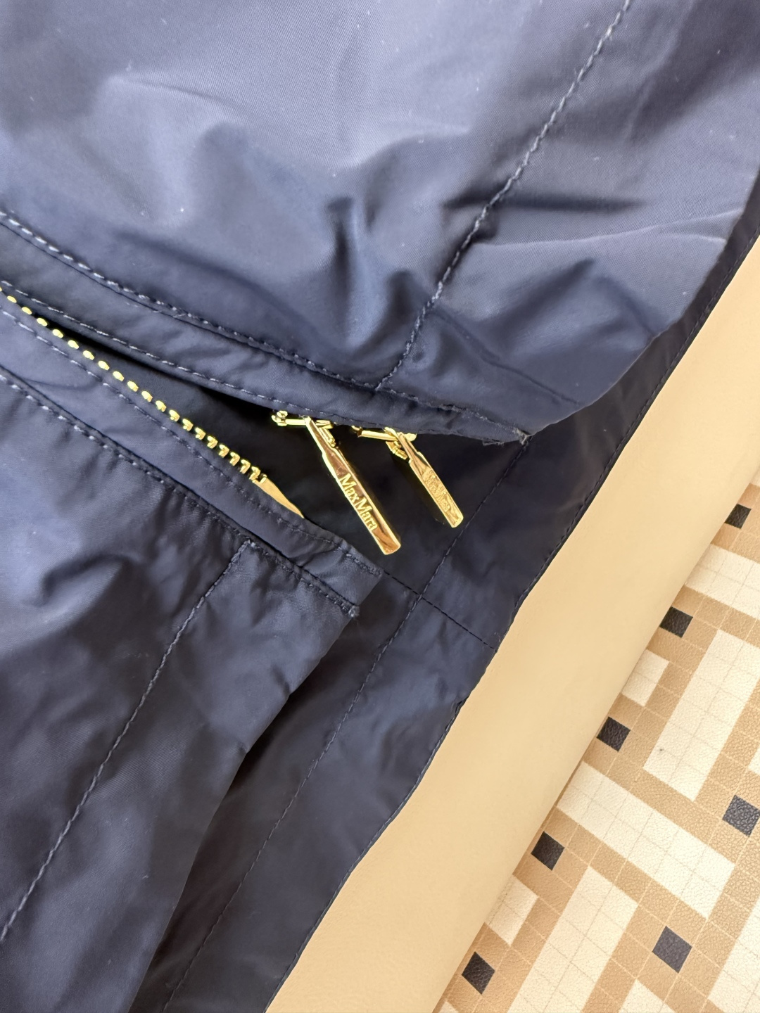 M2606#新款外套⚠️🌾Max mara 顶级版‼️皮标腰带 长袖修身拉链外套 长款 藏青色 卡其色 