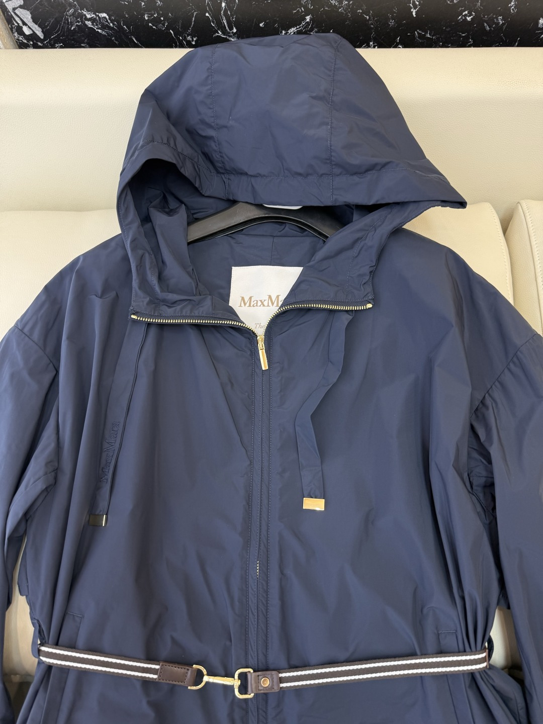 M2606#新款外套⚠️🌾Max mara 顶级版‼️皮标腰带 长袖修身拉链外套 长款 藏青色 卡其色 