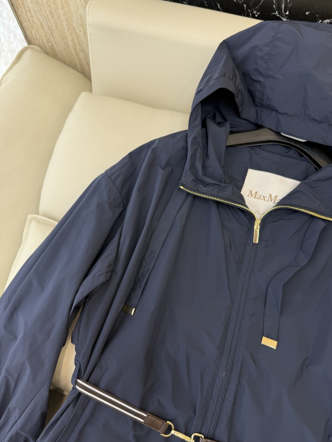 M2606#新款外套⚠️🌾Max mara 顶级版‼️皮标腰带 长袖修身拉链外套 长款 藏青色 卡其色 