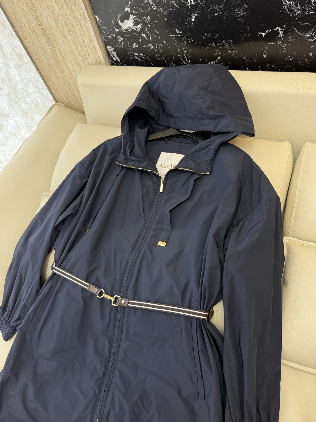 M2606#新款外套⚠️🌾Max mara 顶级版‼️皮标腰带 长袖修身拉链外套 长款 藏青色 卡其色 