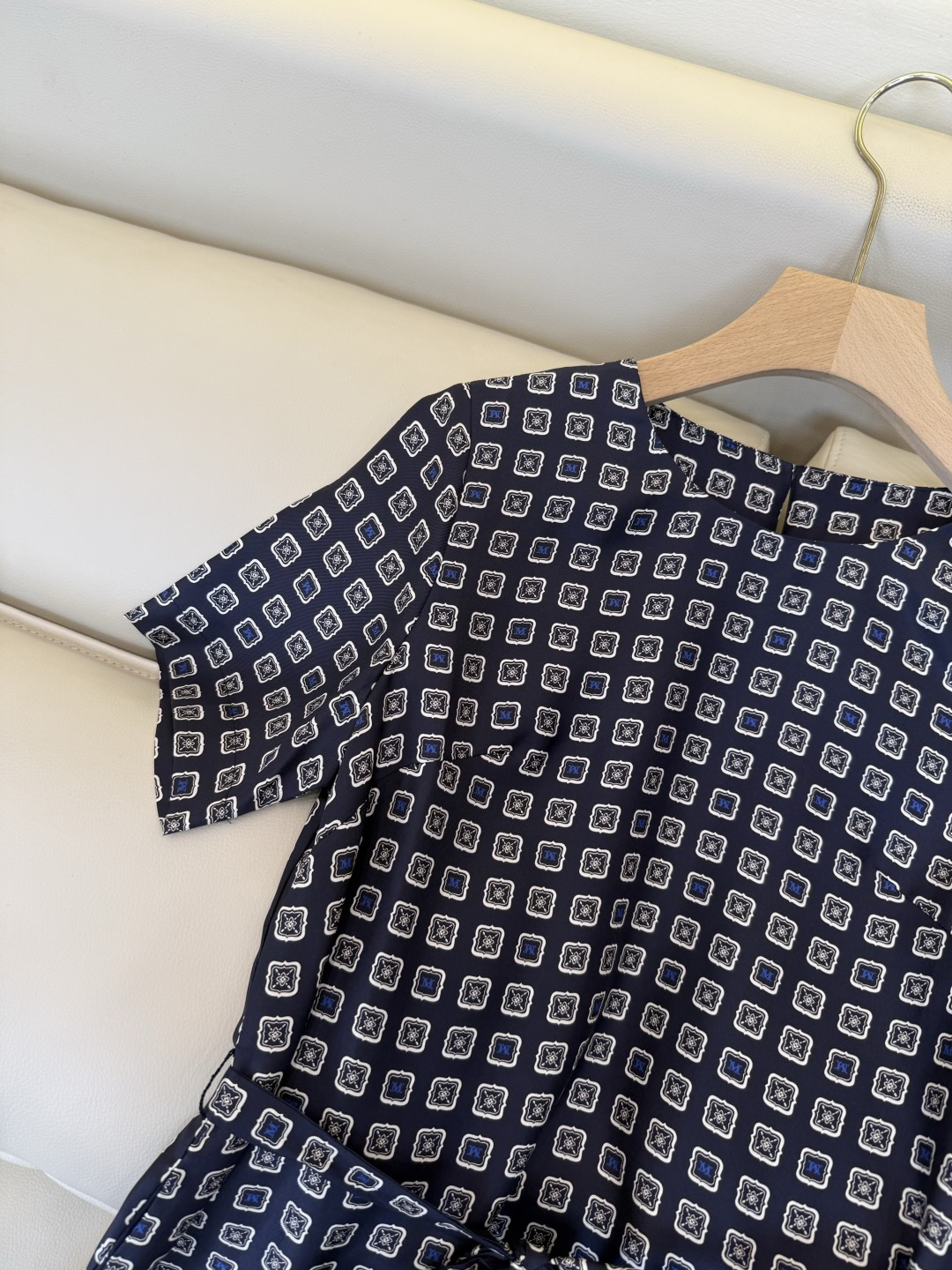 BS1235#新款连衣裙⚠️🌾Max mara 100% 真丝印花斜纹印花 短袖连衣裙 36-42