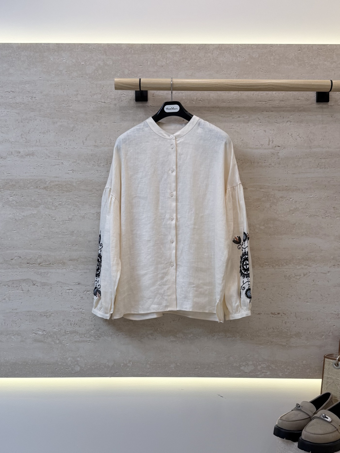 NO:888909,FW002# New Shirt Factory P Max Mara Heavy Embroidery Linen Top Off-White 38/40, Max Mara-Clothing,shirts,19860909FW002#新款衬衫工厂P Max mara 重工绣花 亚麻上衣 米白色 38/40,麦丝玛拉-服装,shirts,,Women's clothing
