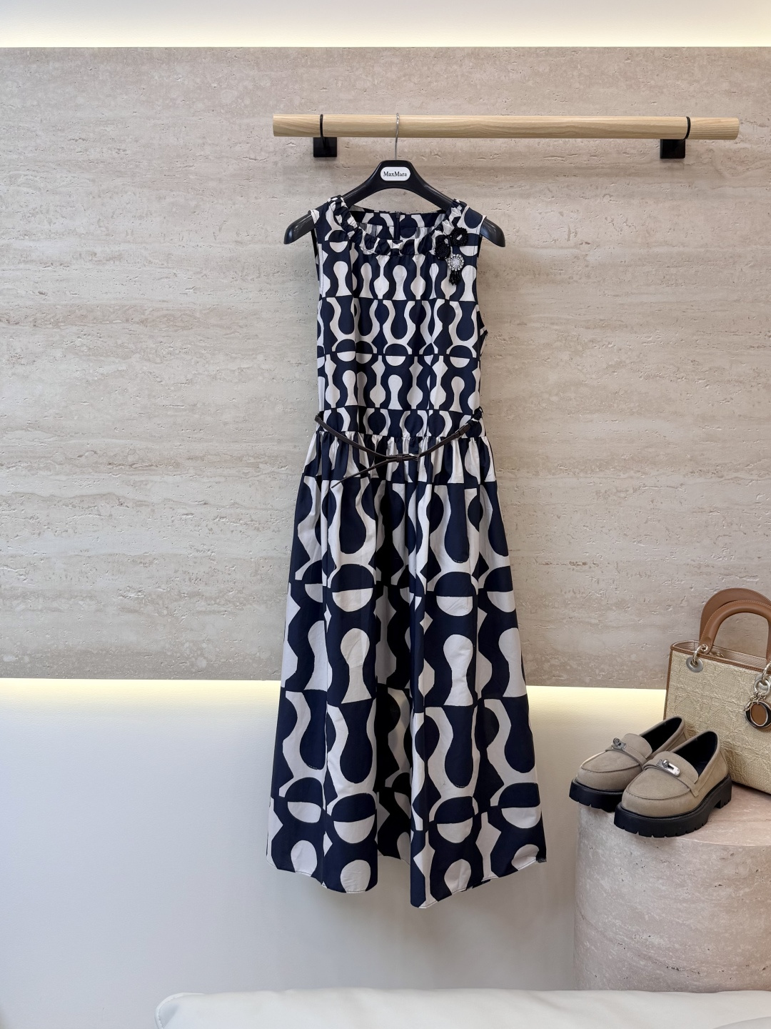 NO:888973,FW010# new dress Max mara cotton printed short-sleeved slim dress two colors 36/38/40/42, Max Mara-clothing, skirts, T-shirt,19860909FW010#新款连衣裙 Max mara 棉印花 短袖修身连衣裙 两色 36/38/40/42,麦丝玛拉-服装,skirts,T-shirt,,Women's clothing