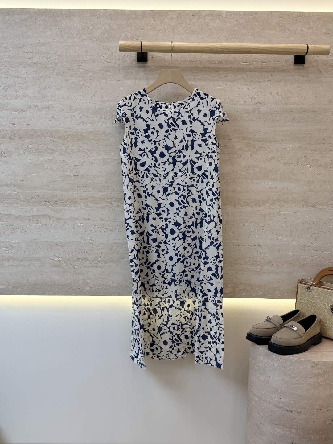 NO:888989,FW008# new dress Max mara silk printed short-sleeved slim dress blue red 36/38/40/42, Max Mara-clothing, skirts, T-shirt, real silk,19860909FW008#新款连衣裙 Max mara 真丝印花 短袖修身连衣裙 蓝色 红色 36/38/40/42,麦丝玛拉-服装,skirts,T-shirt,real silk,,Women's clothing