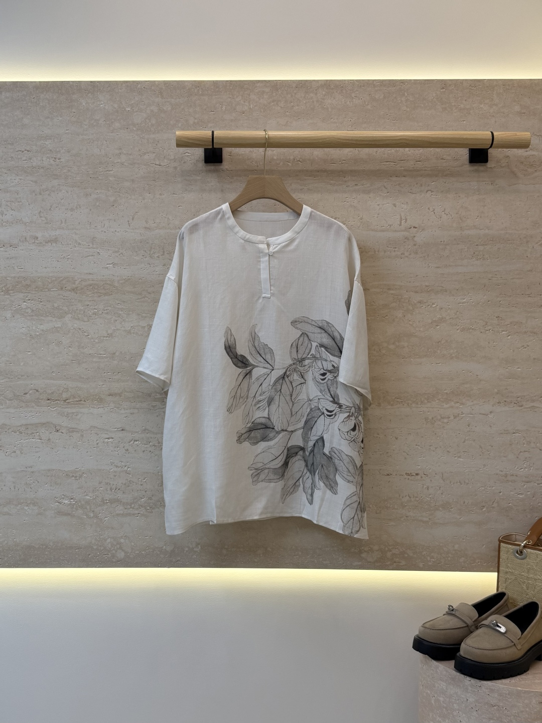 NO:888875,FW014# New tops factory P Zhihe 70 ramie 30 tencel dark pattern embroidery short-sleeved tops two colors 38/40/42, women's clothing, T-shirt,19860909FW014#新款上衣工厂P 之禾 70苎麻 30 天丝 暗纹绣花 短袖上衣 两色 38/40/42,女装,T-shirt,,Women's clothing