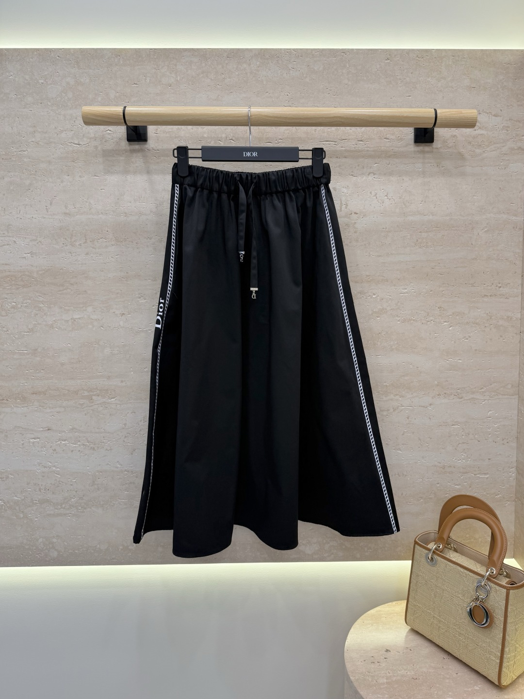 NO:892758,AW0105# New skirt factory P Dior drawstring design elastic waist versatile skirt black apricot SML, Dior-clothing, dior, dior, skirts,19860909AW0105#新款半裙工厂P Dior 抽绳设计松紧腰 百搭半裙 黑色 杏色 SML,迪奥-服装,dior,dior,skirts,,Women's clothing