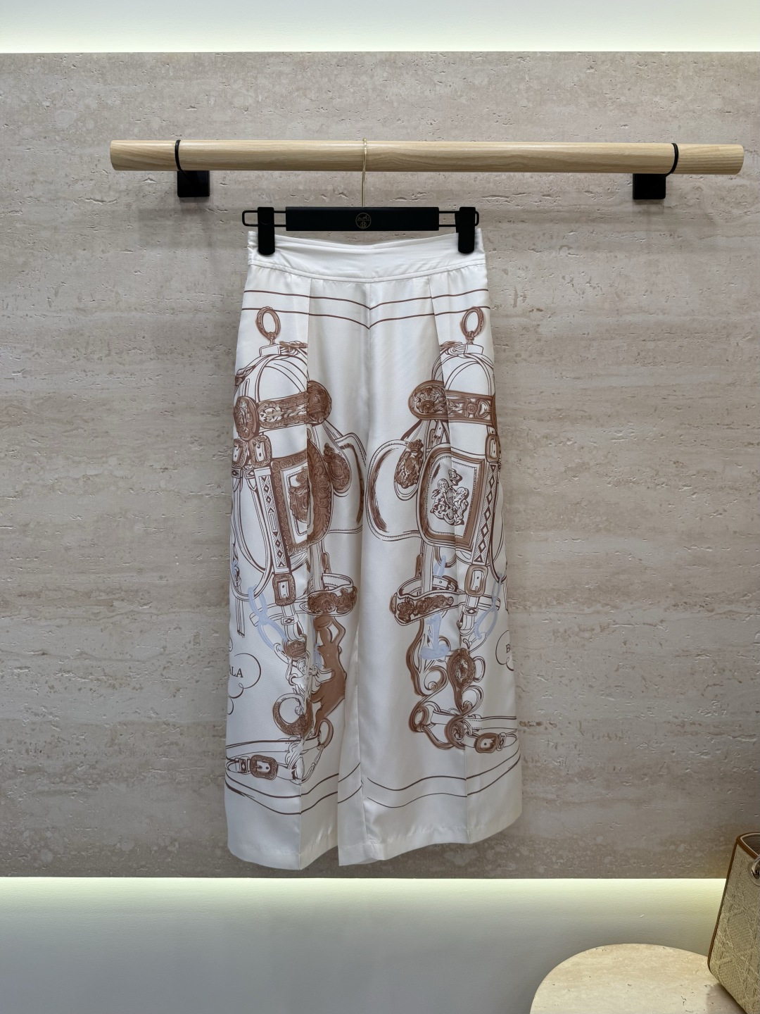 NO:892746,H326034#New Pants H Home Hermès Printed Silk Twill Wide Leg Silk Pants S-XL,Hermes-Clothing,hermes,real silk,19860909H326034#新款裤子 H家 爱马仕 印花 真丝 斜纹阔腿真丝裤 S-XL,爱马仕-服装,hermes,real silk,,Women's clothing