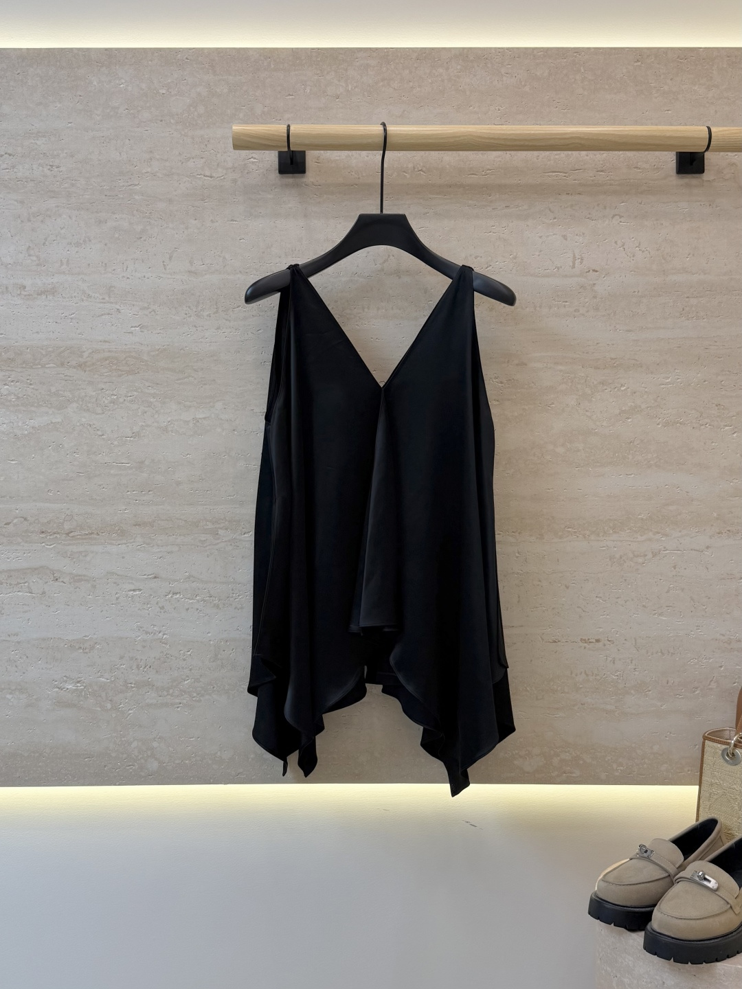 NO:892793,MLJ005#New top factory P the row minimalist style 75 acetic acid irregular oversized material acetate top black white SML, women's clothing,19860909MLJ005#新款上衣工厂P the row 极简风 75 醋酸 不规则超大用料醋酸上衣 黑色 白色 SML,女装,,Women's clothing