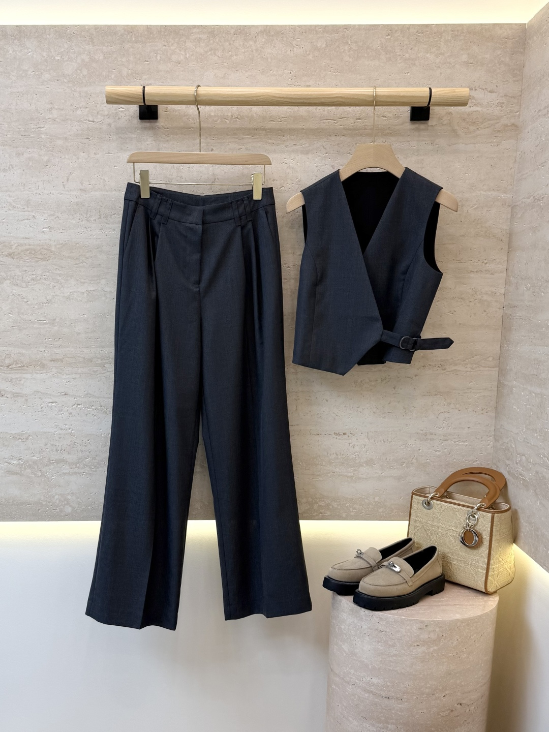 NO:900065,QD8157+8158# New Suit BC Top Edition 75 Virgin Wool Vest Wool Pants Suit Early Autumn New Dark Gray SMLXL, Women's Clothing,19860909QD8157+8158#新款套装 BC 顶级版 75 初剪羊毛马甲羊毛裤 套装 初秋新款 深灰色 SMLXL,女装,,Women's clothing