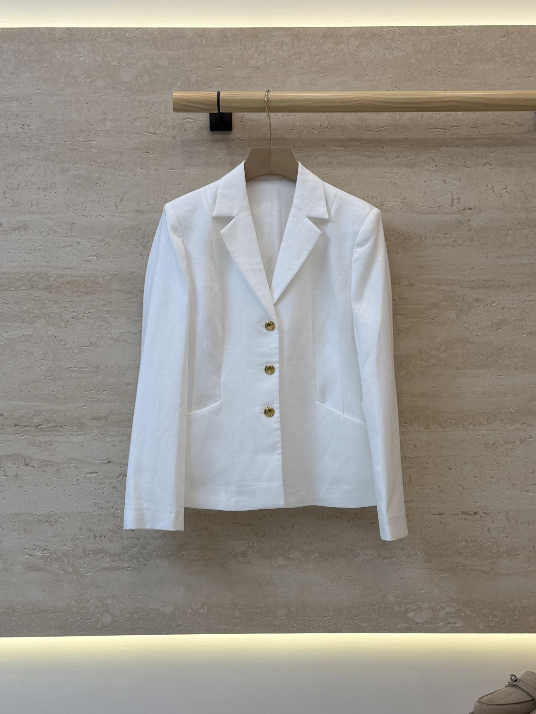NO:923084,XZ0180#New Jacket Dior gold buckle white suit jacket 36/38/40/42,Dior-clothing,dior,dior,jackets & coats,business suit,19860909XZ0180#新款外套 Dior 金扣 白色西装外套 36/38/40/42,迪奥-服装,dior,dior,jackets & coats,business suit,,Women's clothing