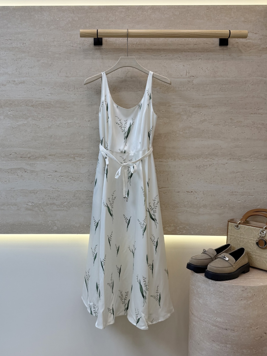 NO:923146,XZ0175# new dress Dior bluebell flower print sleeveless long dress 36-42, Dior-clothing, dior, dior, skirts,19860909XZ0175#新款连衣裙 Dior蓝铃花印花 无袖长款连衣裙 36-42,迪奥-服装,dior,dior,skirts,,Women's clothing