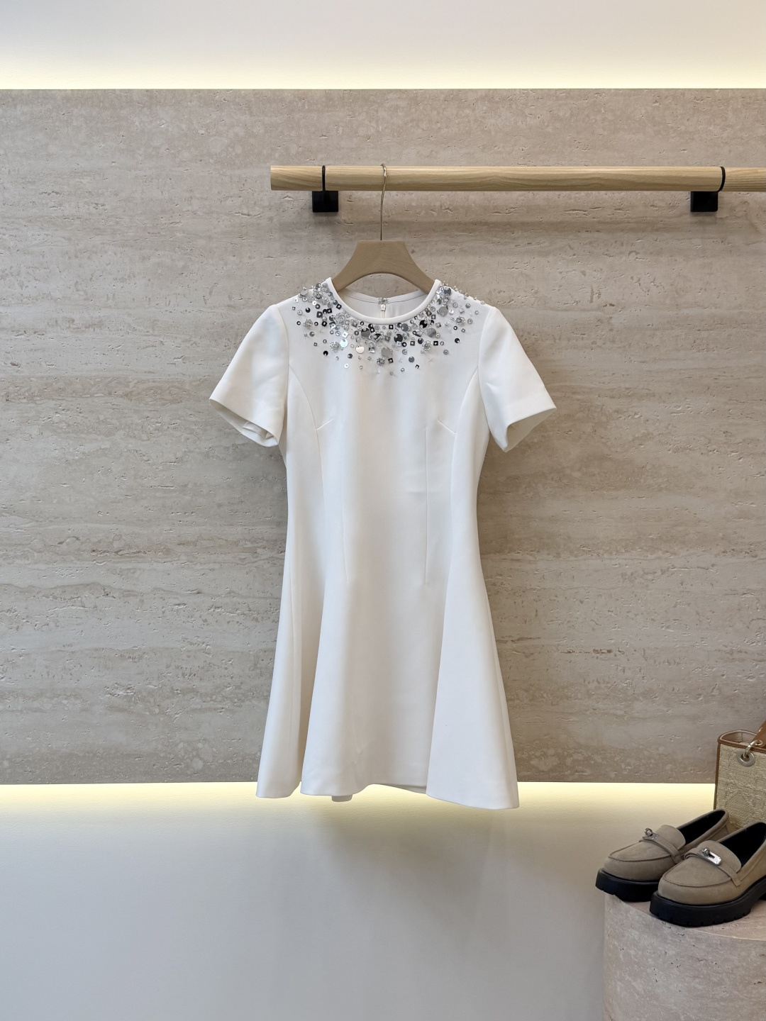 NO:923127,XZ0183# New dress Valentino heavy beading short-sleeved dress black white SMLXL, Valentino-clothing, valentino, valentino, skirts, T-shirt,19860909XZ0183#新款连衣裙 Valentino 重工钉珠 短袖连衣裙 黑色 白色 SMLXL,华伦天奴-服装,valentino,valentino,skirts,T-shirt,,Women's clothing