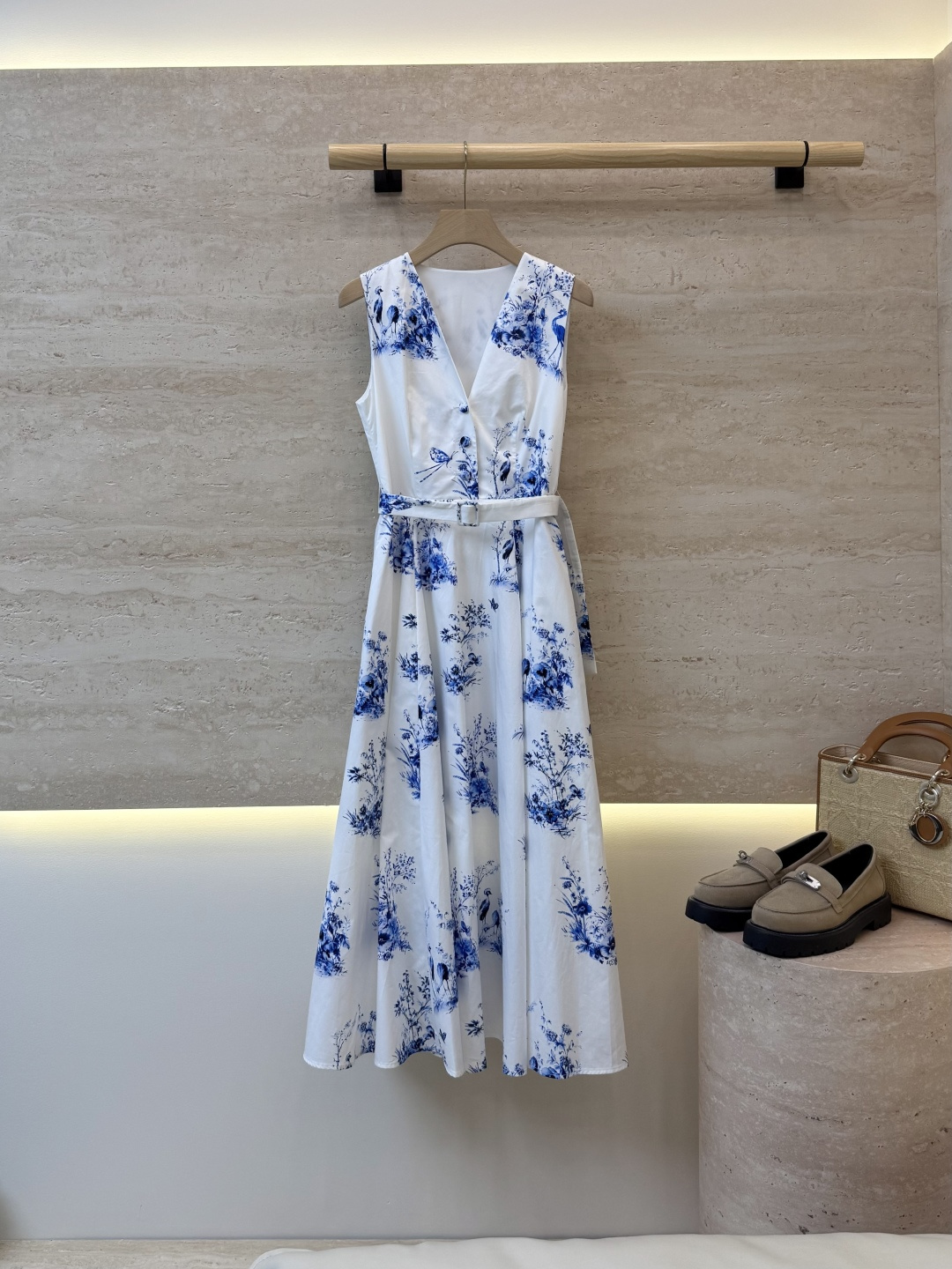 NO:923101,XZ0184# New Dress Dior V-neck Print Sleeveless Long Dress 36-42, Dior-clothing, dior, dior, skirts,19860909XZ0184#新款连衣裙 Dior V领印花 无袖长款连衣裙 36-42,迪奥-服装,dior,dior,skirts,,Women's clothing