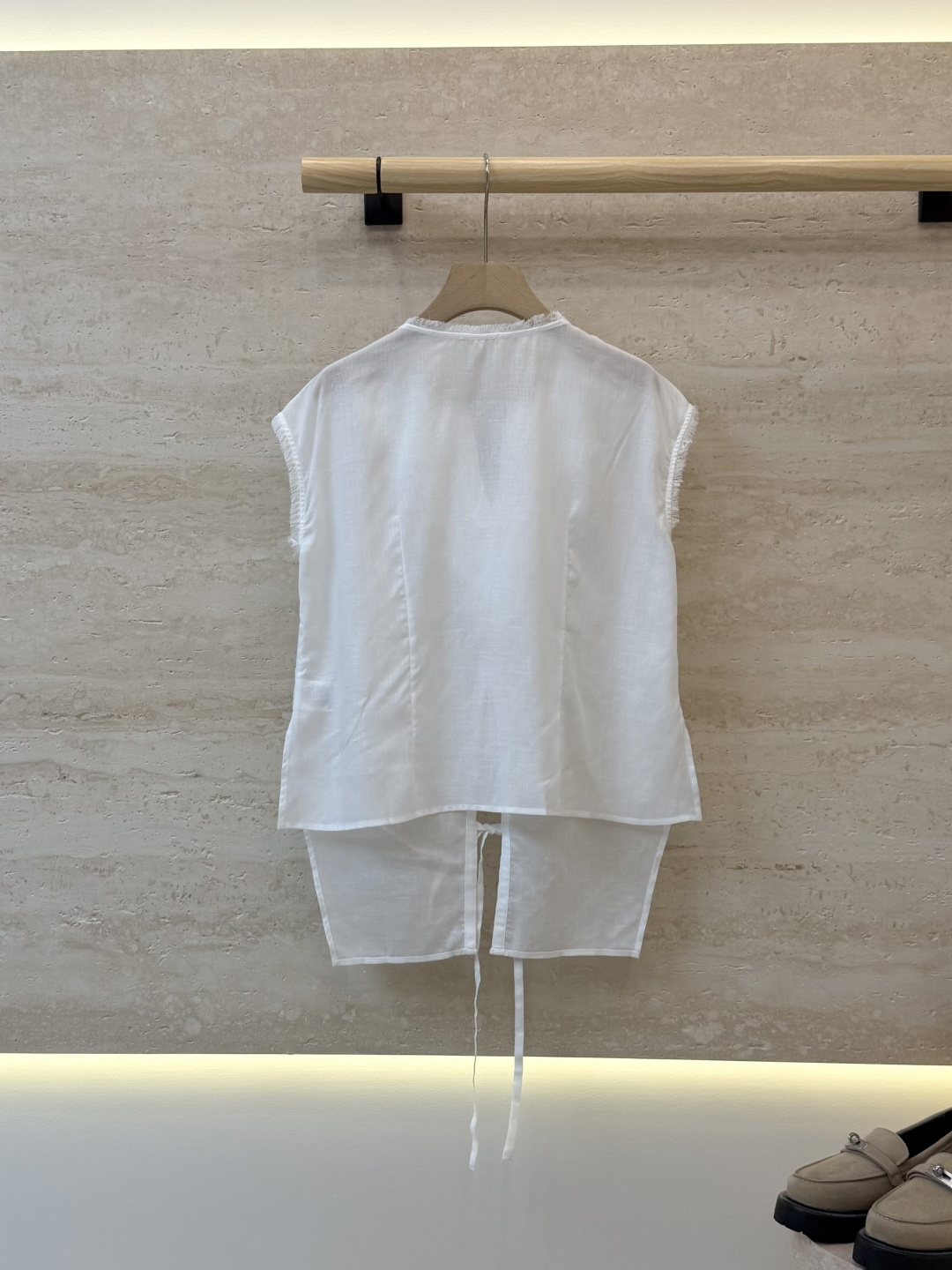 LLS013#新款上衣🌾75% 天丝 25% 麻 蕾丝绣花 无袖上衣 粉色 白色 ＳMLXL