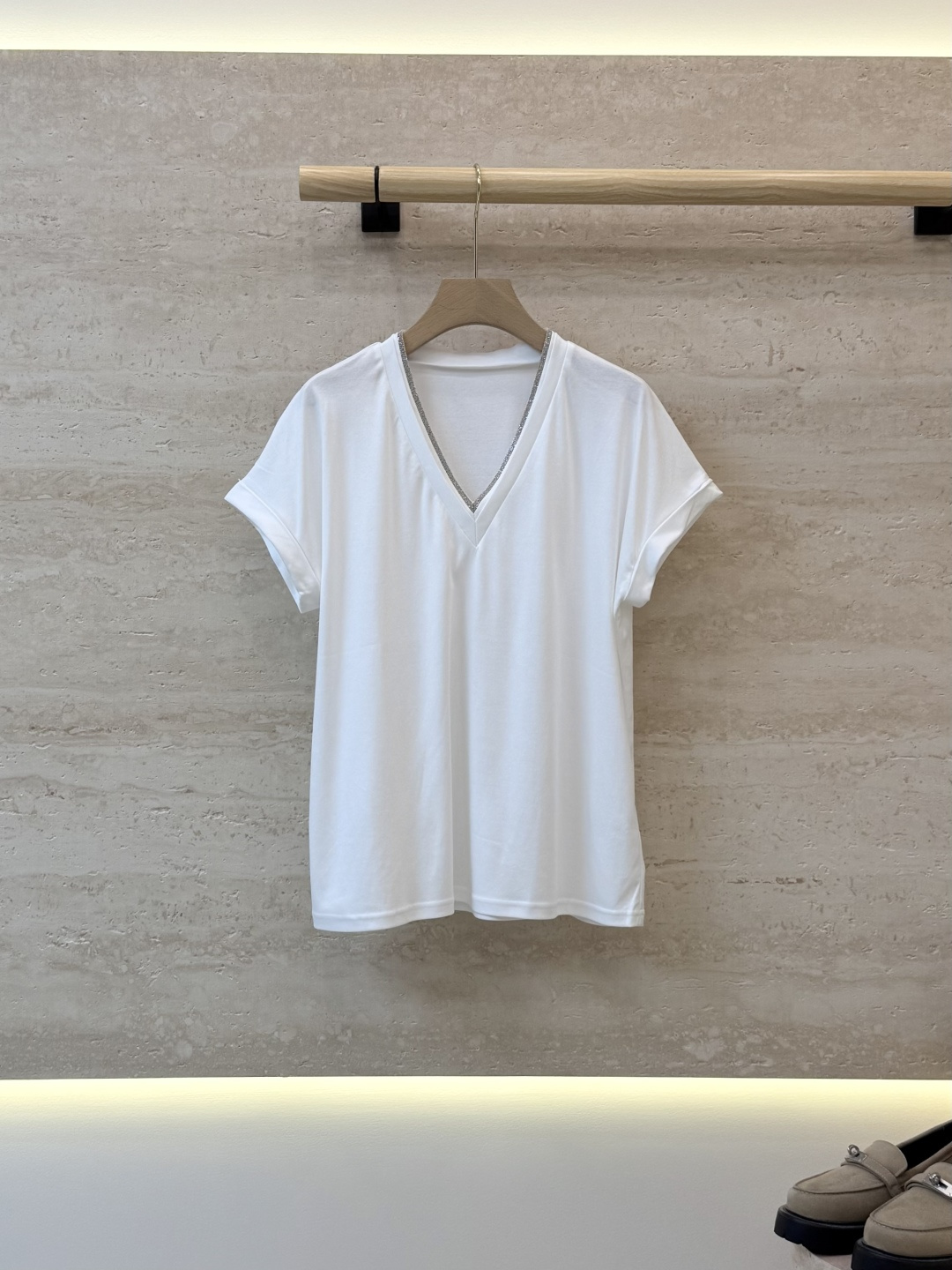NO:900087,LLS010# new T-shirt BC latest style chain V-neck short-sleeved T-shirt apricot white SMLXL, women's clothing, T-shirt, tees, t-shirt,19860909LLS010#新款T恤 BC 最新款 链条 V领 短袖T恤 杏色 白色 SMLXL,女装,T-shirt,tees，t-shirt,,Women's clothing