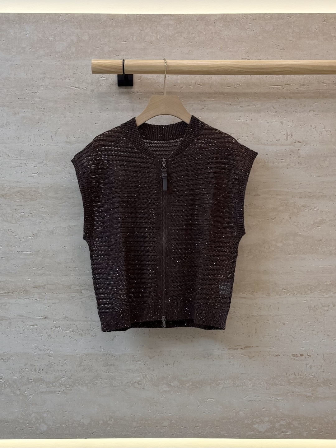 NO:910332,LZ1043# New Knitted BC Linen Gold Thread Hollow Knitted Zipper Sleeveless Top Brown White SML,,19860909LZ1043#新款针织 BC 亚麻 金线镂空针织拉链无袖上衣 咖色 白色 ＳＭＬ,,,Women's clothing