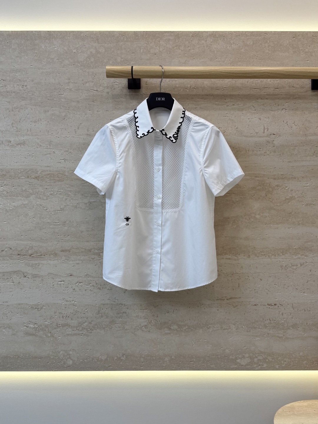 NO:925935,AW0117#New shirt factory Dior new embroidered lapel short-sleeved shirt SML,,dior,shirts,T-shirt,19860909AW0117#新款衬衫工厂 Dior 新款绣花翻领 短袖衬衫 SML,,dior,shirts,T-shirt,,Women's clothing