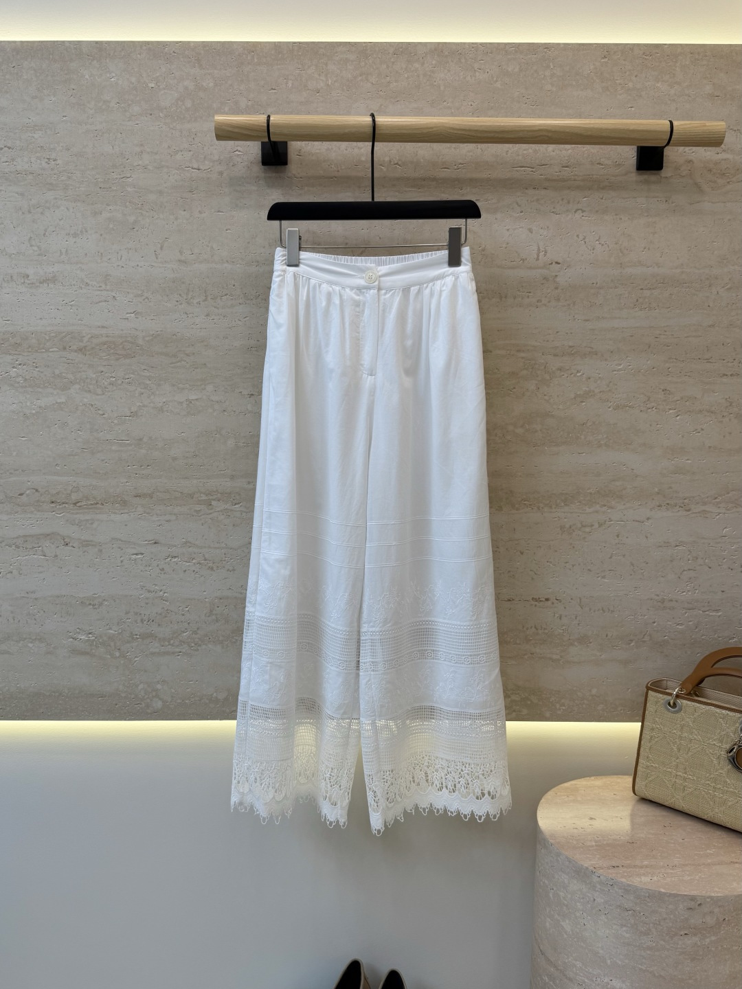 NO:926008,LH7346# New Pants Factory Heavy Embroidery Wide Leg Pants SML,,19860909LH7346#新款裤子工厂 重工刺绣 阔腿裤 ＳＭＬ,,,Women's clothing
