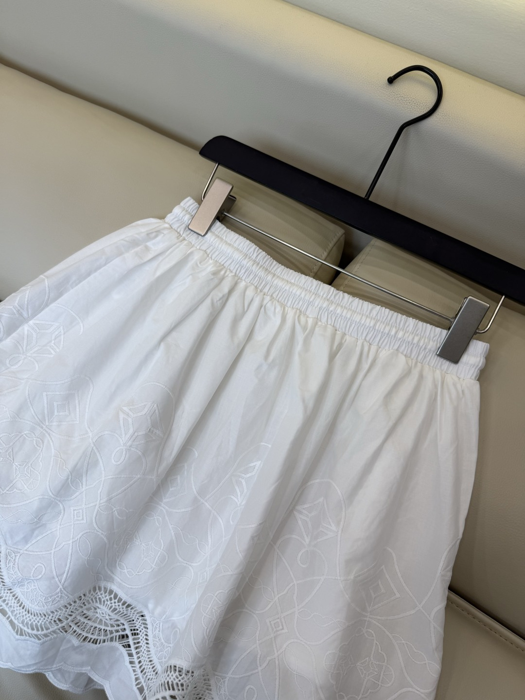 LH7285#新款半裙⚠️工厂特批‼️镂空绣花 半裙 白色 ＳＭＬ