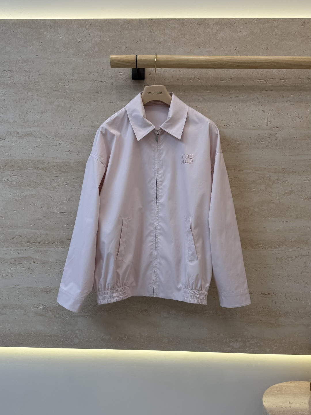 NO:925936,QGL052# New Jacket miu home long-sleeved zipper jacket pink 36/38/40,,miumiu,jackets & coats,19860909QGL052#新款外套 miu家 长袖拉链外套 粉色 36/38/40,,miumiu,jackets & coats,,Women's clothing