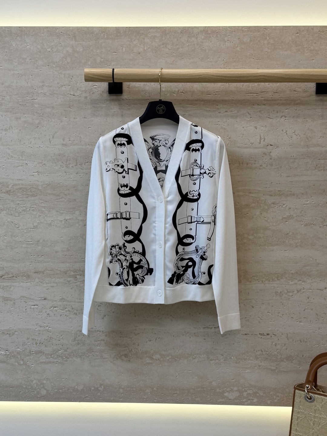 NO:931741,H326036#New Top H Home Positioning Print Silk Splicing Knitted Long Sleeve Top Four Colors S-X L,Hermes-Clothing,hermes,real silk,19860909H326036#新款上衣 H家 定位印花 真丝拼接针织长袖 上衣 四色 S-X L,爱马仕-服装,hermes,real silk,,Women's clothing
