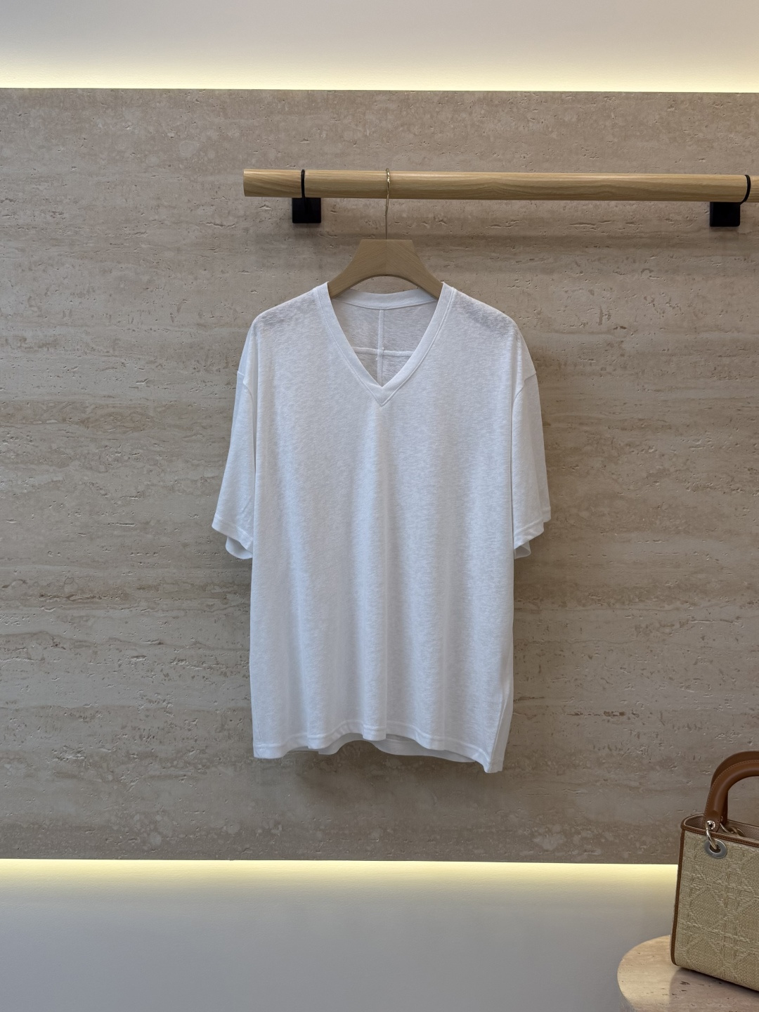 NO:941834,AD067# New T-shirt p V-neck loose mesh cotton short-sleeved T-shirt three colors SML, women's clothing, T-shirt, tees, t-shirt,19860909AD067#新款T恤p V领宽松 网纱棉 短袖T恤 三色 SML,女装,T-shirt,tees，t-shirt,,Women's clothing
