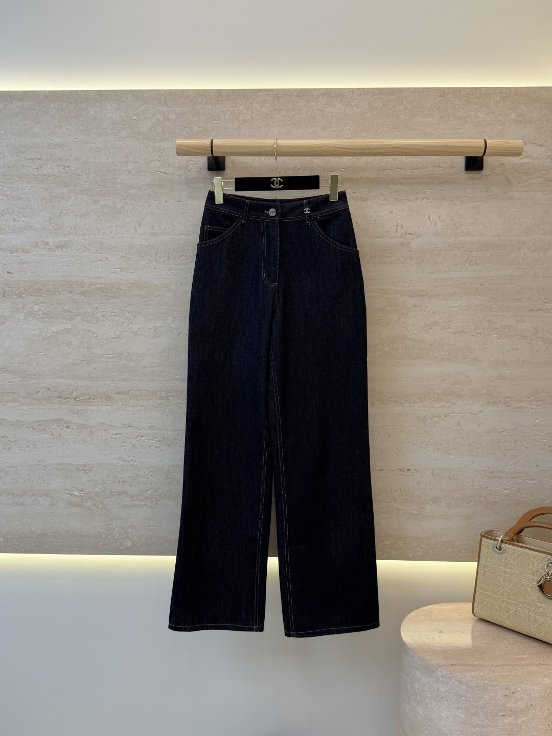 NO:943663,GU0104#p trousers Xiaoxiang topstitch embroidery denim trousers three colors SMLXL, Chanel-clothing, chanel,19860909GU0104#p长裤 小香 明线 绣花 牛仔长裤 三色 SMLXL,香奈儿-服装,chanel,,Women's clothing