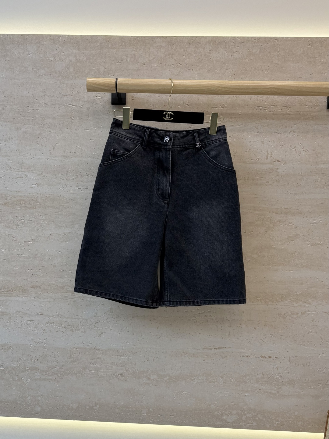NO:955519,GU097# New shorts factory shorts Xiaoxiang denim shorts multi-color SMLXL,,shorts,19860909GU097#新款短裤工厂短裤 小香 牛仔五分短裤 多色 SMLXL,,shorts,,Women's clothing