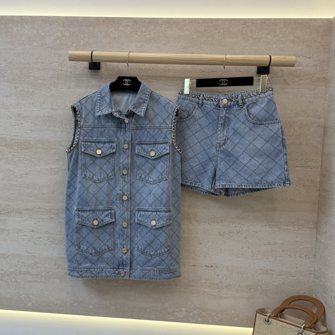NO:943687,GU097+GU# suit p long vest shorts Xiaoxiang mesh denim vest long shorts suit can be split SML, Chanel-clothing, chanel, shorts,19860909GU097+GU#套装p长马甲短裤 小香 网格纹牛仔马甲长款 短裤 套装 可以拆分 SML,香奈儿-服装,chanel,shorts,,Women's clothing