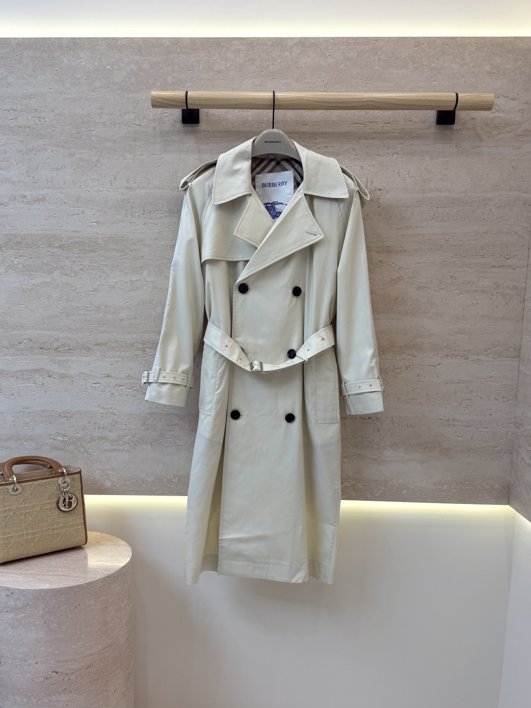 NO:947798,LF027# New Windbreaker Bur Burberry Double-breasted Super Aura Windbreaker Two Colors 36/38/40/42, Burberry-clothing, burberry, burberry,19860909LF027#新款风衣 Bur 巴宝莉 双排扣超级气场 风衣 两色 36/38/40/42,博柏利-服装,burberry,burberry,,Women's clothing