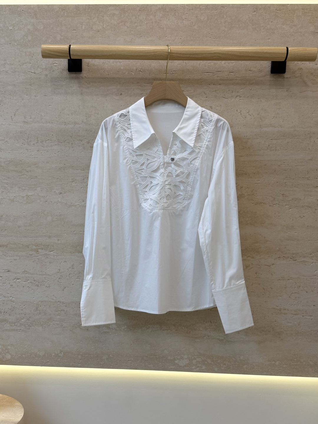 NO:957699,BS570# new shirt factory water-soluble embroidery long-sleeved cotton shirt white SMLXL,,shirts,19860909BS570#新款衬衫工厂 水溶绣花 长袖棉衬衫 白色 SMLXL,,shirts,,Women's clothing