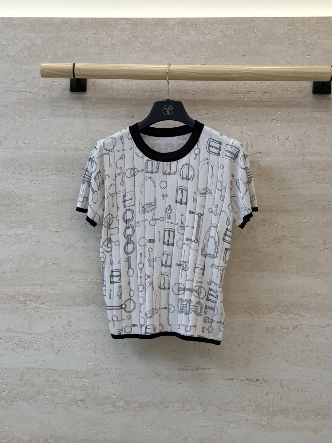 NO:948551,H326043#New Knitted Sweater H Home Hermes Short Sleeve Printed Knitted Sweater Blue Beige SMLXL,Hermes-clothing,hermes,sweaters,T-shirt,19860909H326043#新款针织毛衣 H家 爱马仕 短袖印花针织毛衣 蓝色 米色 SMLXL,爱马仕-服装,hermes,sweaters,T-shirt,,Women's clothing